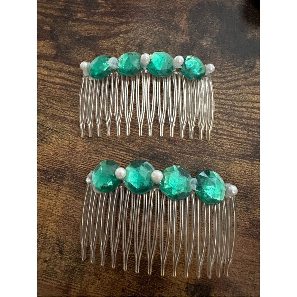 Vintage 1980s Rhinestone and Faux Pearl Clear and Green Side Hair Combs Retro